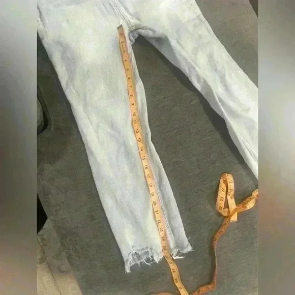 Rag & Bone Light Wash soft Frayed Hem Jeans - Size 31 - Picture 10 of 11